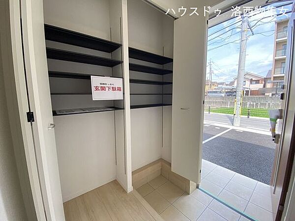 玄関を拡大表示