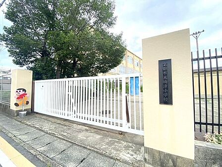梅津小学校 1560m