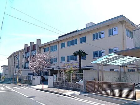 向日市立勝山中学校 1340m