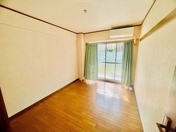 洋室を拡大表示