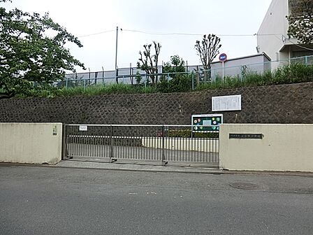 上白根小学校970m