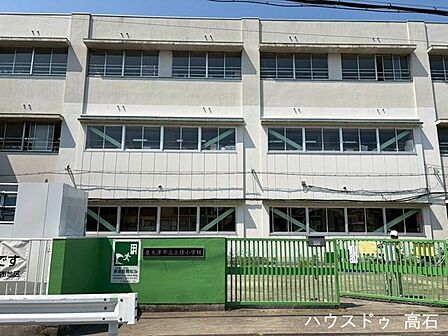 泉大津市立上條小学校 820m