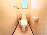 トイレ：清潔感あふれるトイレ空間。