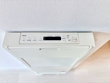 暖房操作パネル。おはようやお休みのボタンがあり、時間帯やタイミングによっていつもの適温を作ってくれます。