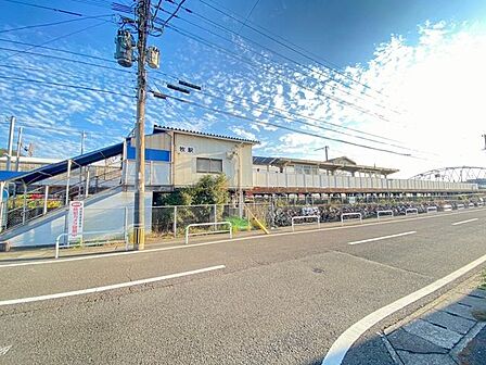 牧駅 1275m