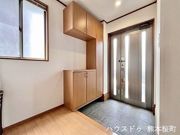 玄関を拡大表示