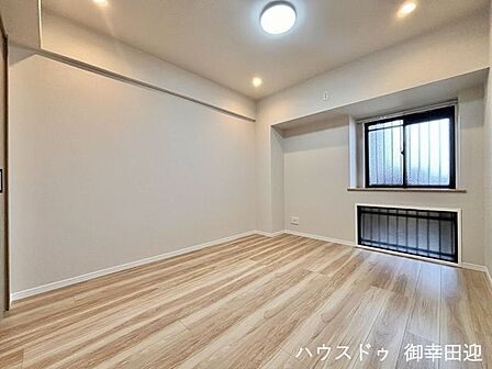 ■6.8帖洋室■心からリラックスできる静けさ、上質な眠りで、毎日をリセットします。明日への活力を養う空間です。