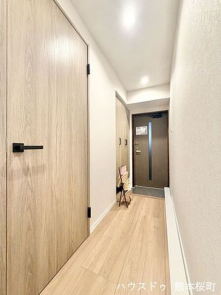 ■「ただいま」の安堵をくれる場所■訪れる人を迎え入れ、帰るたびにホッと一息つける、明るく機能的なエントランス。