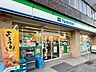周辺：ファミリーマート　築地口駅店 590m