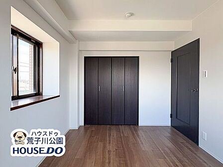 北東側6.0帖洋室