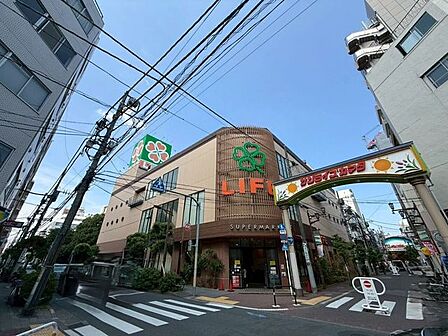 ライフ西蒲田店 80m