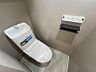 トイレ：トイレには快適な温水洗浄便座付き！