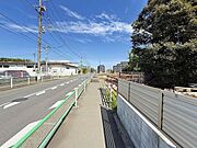 開放的な景色が広がります。日々の暮らしにゆとりを感じられそうな環境です。