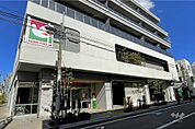 ヨークフーズ with ザ・ガーデン自由が丘(西落合店)の外観