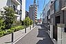 その他：敷地の南西側前面道路（北西側から）