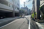 敷地の北側前面道路（東側から）