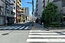 周辺：敷地北側の前面道路