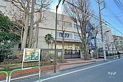 牛込第三中学校[公立]の外観