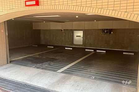 敷地内駐車場（屋内平面式）