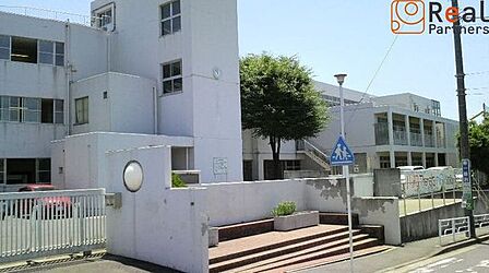 横浜市立川和中学校 徒歩14分。 1080m