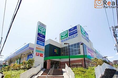 サミットストア権太坂スクエア店 徒歩5分。 330m