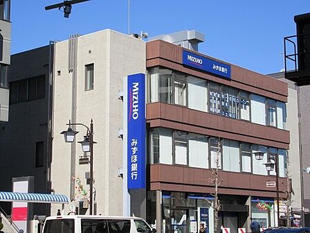 みずほ銀行三ノ輪支店(393m)