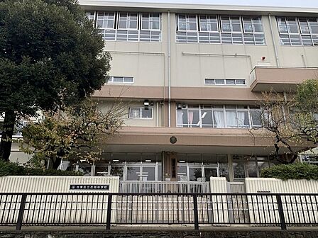 台東区立忍岡中学校(810m)