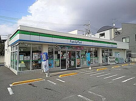 ファミリーマート島根二丁目店（546m）