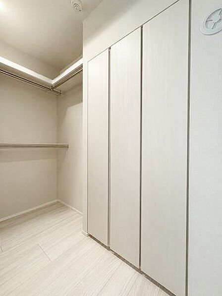ウォークinクローゼット付き、全居室収納仕様。※AI加工画像につき現状と異なります