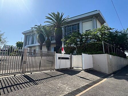 摂津市立第二中学校 700m