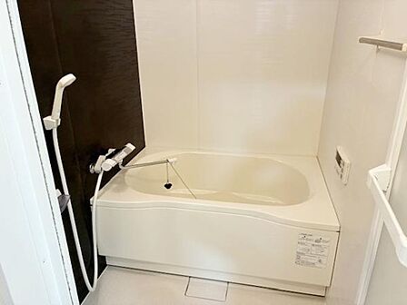 お風呂でほっとひといき。1日の疲れを癒しましょう。