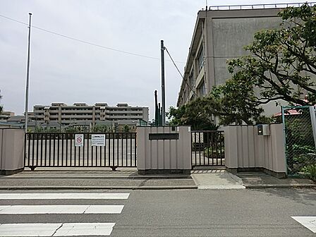 川崎市立下布田小学校まで約380m(徒歩5分)