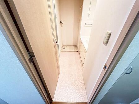 脱衣所は小さなお子様がいるご家庭にも重宝されます。
