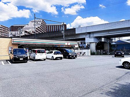 セブン-イレブン 多摩鶴牧1丁目店まで約110m(徒歩2分)