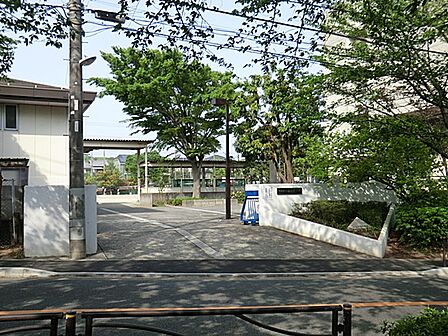 川崎市立白鳥中学校まで約1870m(徒歩24分)