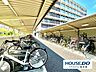 その他：屋根付きの駐輪スペースを設置。雨の日にも配慮され、自転車を利用する暮らしに便利です。