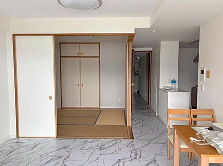 リビング横の和室は、寝室や子供部屋など使い方は自由自在♪
