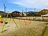 周辺：とりで公園大きな砦風の複合遊具があり、はしご、橋、すべり台などで遊べます。 130m
