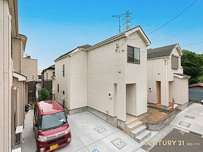 外観:【外観】落ち着きのあるシンプルな外観デザインの4LDK!閑静な住宅街で南西道路に面し陽当たり良好 外観:【外観】落ち着きのあるシンプルな外観デザインの4LDK!閑静な住宅街で南西道路に面し陽当たり良好