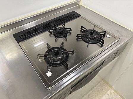 【設備】3口コンロで料理上手に！同時調理で食卓を彩る毎日が実現します