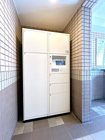 宅配ボックス完備