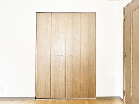 【リフォーム中】建具を交換いたします。お荷物を収納していただき、お部屋を最大限広くご活用いただけます