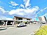 周辺：岩沼駅(JR東日本 常磐線)まで徒歩42分、車で9分です。通勤や通学、休日のお出かけにも便利です。 3340m
