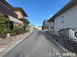 鈴鹿市稲生塩屋1丁目:北側前面道路