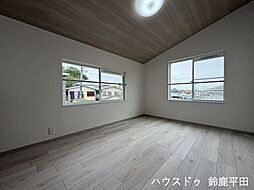 鈴鹿市国府町:洋室