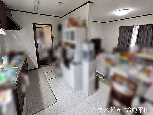 リビング/ダイニング 鈴鹿市庄野東1丁目　中古一戸建て