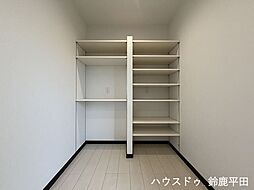 亀山市川崎町 パントリー