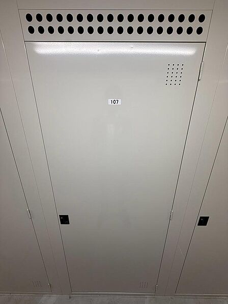 季節用品、アウトドア用品、タイヤなどを保管できるトランクルーム付き。室内に置く荷物を減らし、居住空間をすっきり使いやすくできます。広さや使用条件は現地でご確認ください。