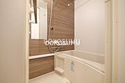 一日の疲れをやさしく癒やす、清潔感あふれるリラックスバス。