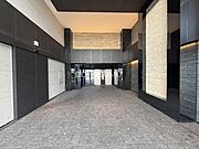 オンからオフへ。心地よい静寂へといざなうエントランス。